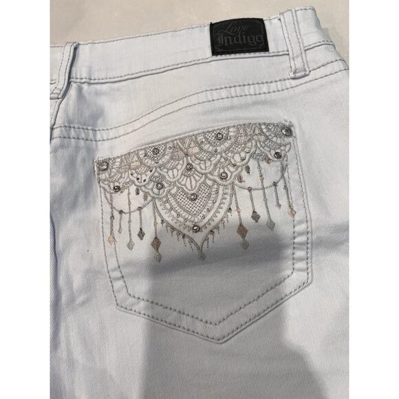 NWT Vintage Love Indigo White Jean Shorts Dream Catcher Pockets Embellished Boho - Picture 3 of 15